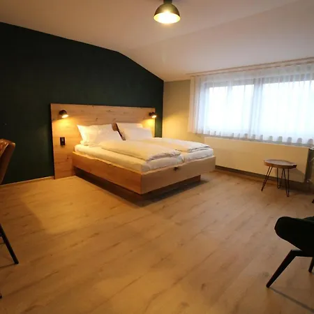 Otel Der Hirsch Monschau