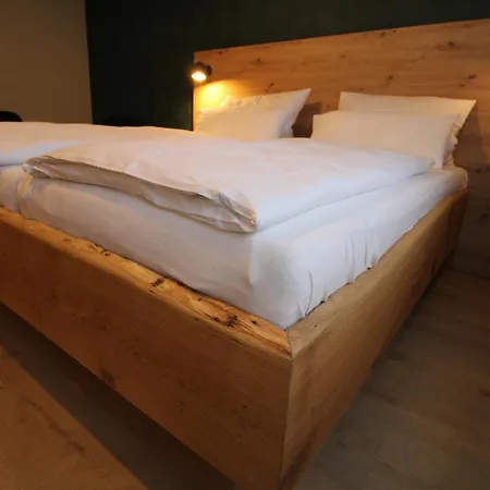 Der Hirsch Μονσάου