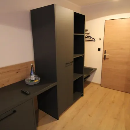 Ξενοδοχείο Der Hirsch Μονσάου